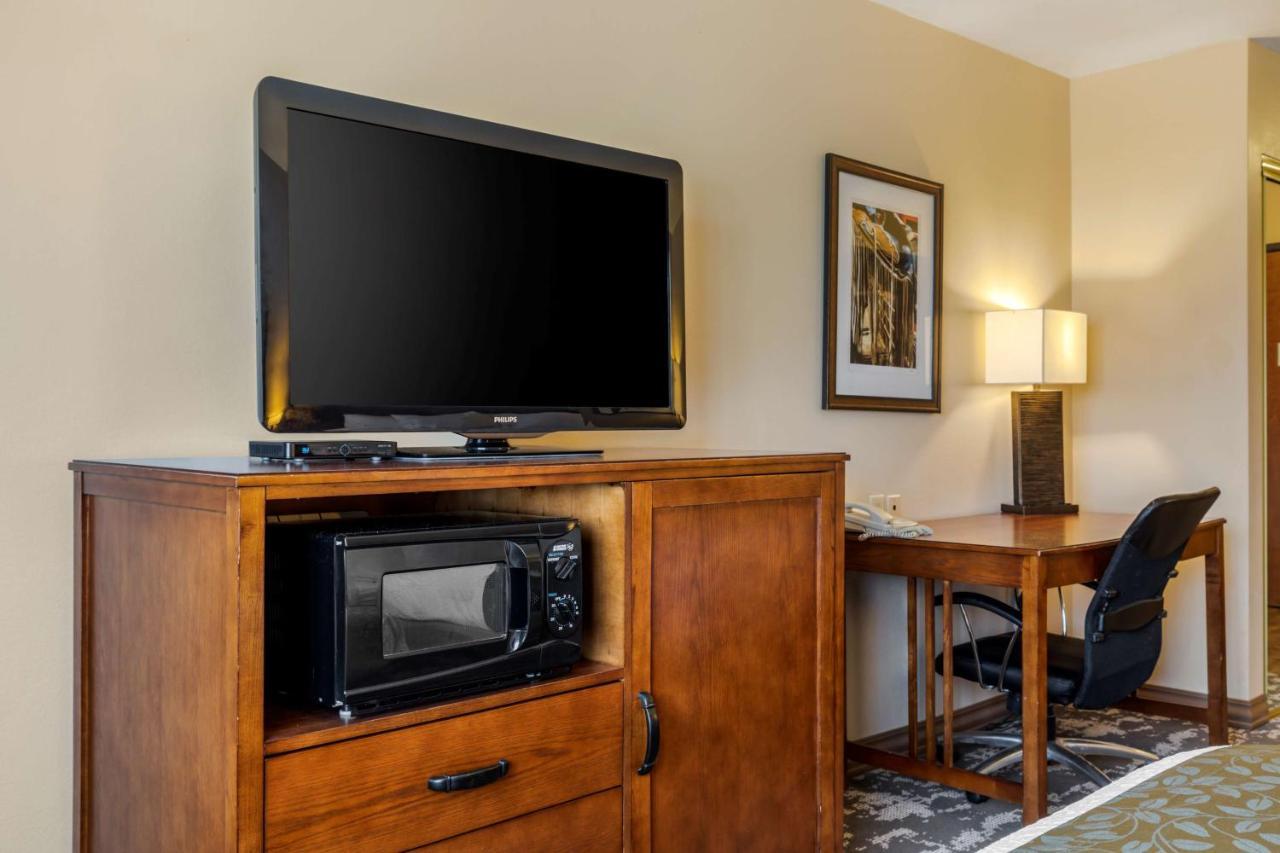 Best Western Plus Red River Inn Clarendon Bagian luar foto
