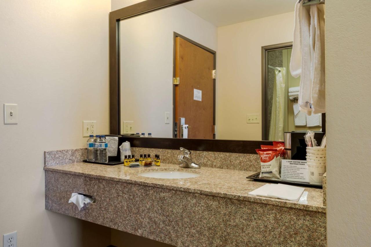 Best Western Plus Red River Inn Clarendon Bagian luar foto