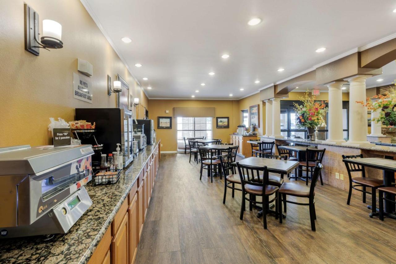 Best Western Plus Red River Inn Clarendon Bagian luar foto