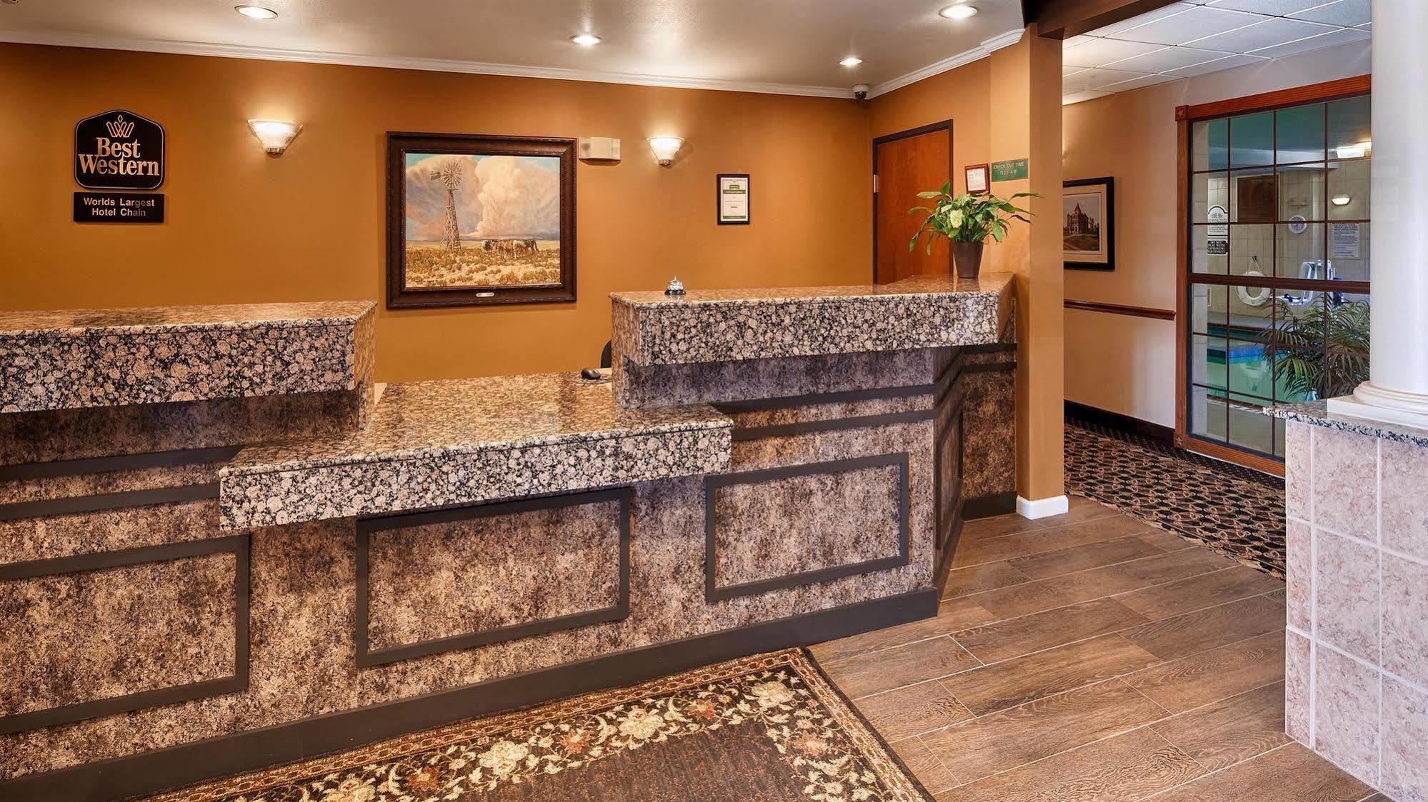 Best Western Plus Red River Inn Clarendon Bagian luar foto